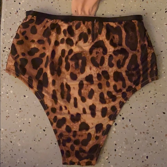 UNIF Leopard Print Oh Dang Bodysuit - Picture 5 of 7